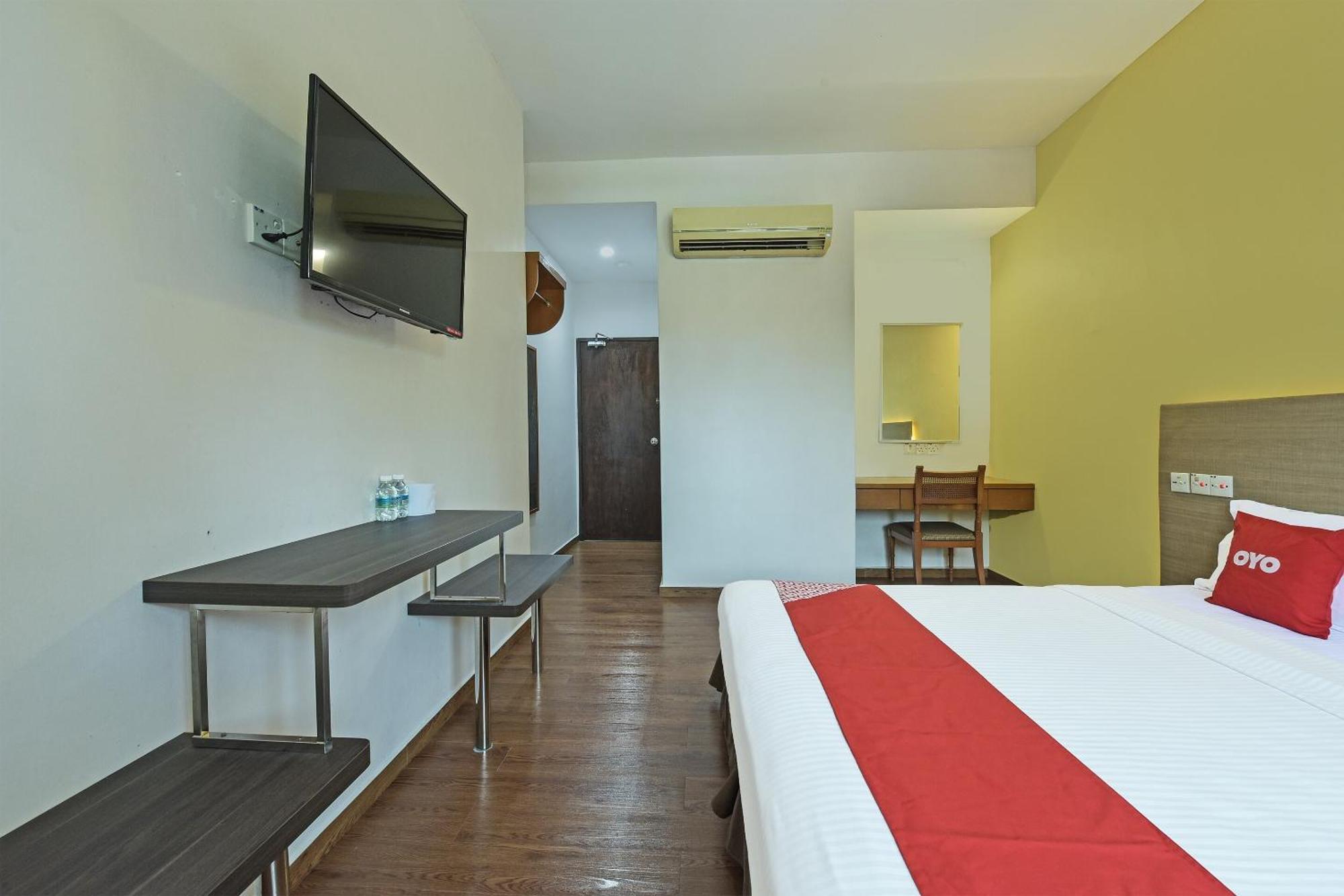 Super Oyo 44036 Hotel De Perdana Hill Batu Pahat Dış mekan fotoğraf
