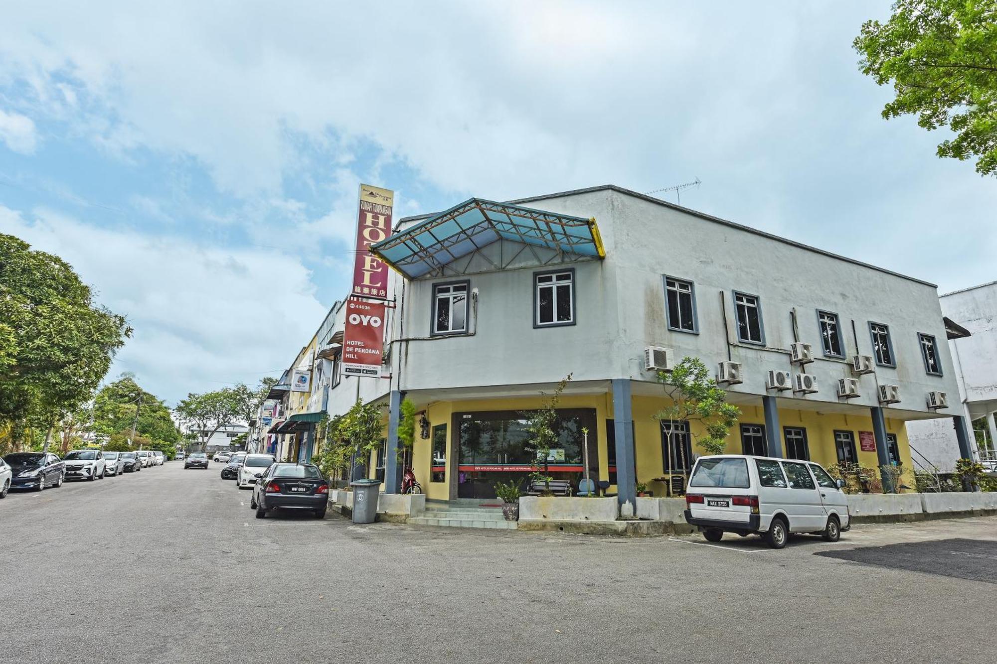 Super Oyo 44036 Hotel De Perdana Hill Batu Pahat Dış mekan fotoğraf